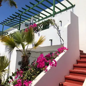https://casa-clara-los-pocillos.puertodelcarmen-hotels.org